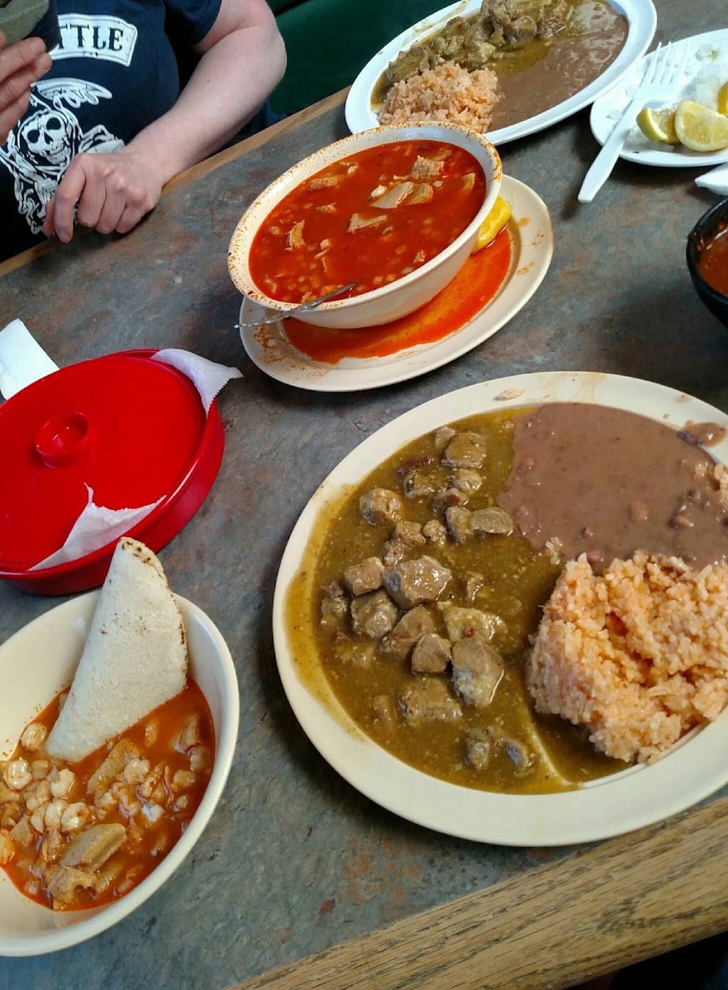 El Nayarit | restaurant | 657 N Maclay Ave, San Fernando, CA 91340, USA | 8188983651 OR +1 818-898-3651