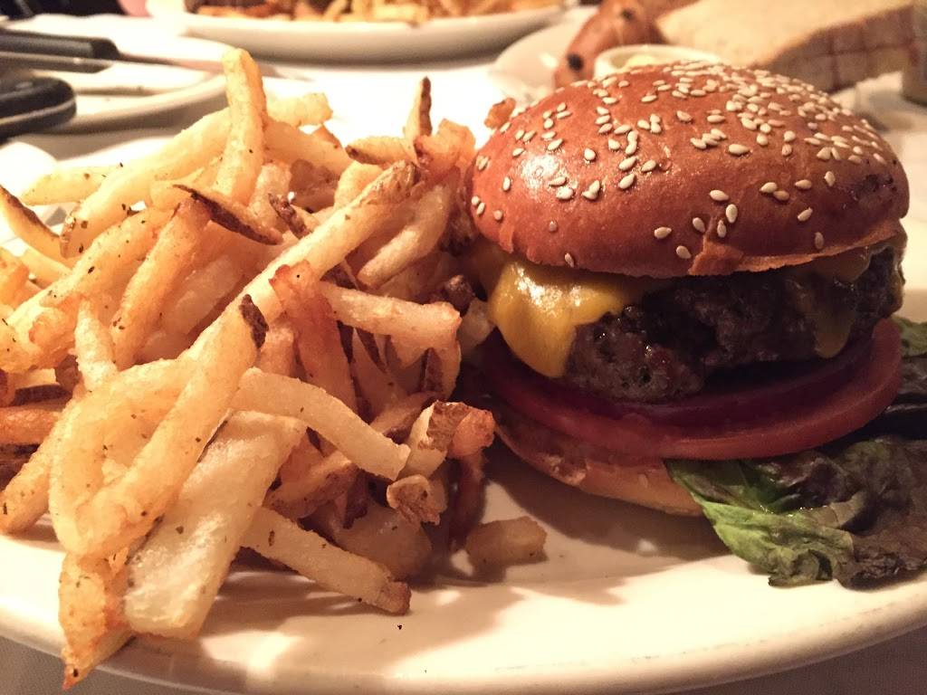 Hugos Frog Bar & Chop House | restaurant | 3000 S River Rd, Des Plaines, IL 60018, USA | 8477685200 OR +1 847-768-5200