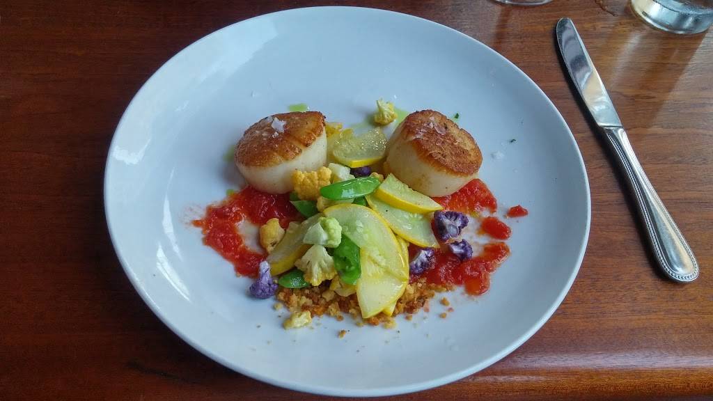 Oak Steakhouse | restaurant | 17 Broad St, Charleston, SC 29401, USA | 8437224220 OR +1 843-722-4220