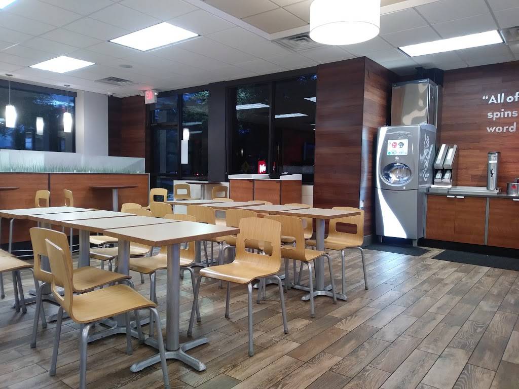 Wendys | restaurant | 2751 Wilshire Dr, Orlando, FL 32835, USA | 4072922039 OR +1 407-292-2039