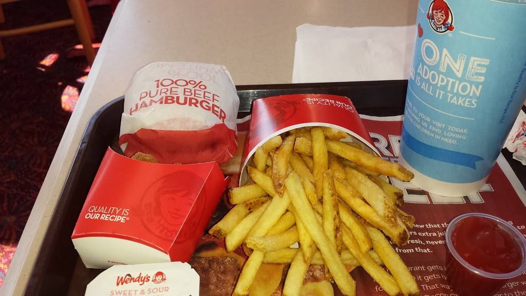 Wendys | restaurant | 30 Chestnut Hill Plaza, Newark, DE 19713, USA | 3023694245 OR +1 302-369-4245