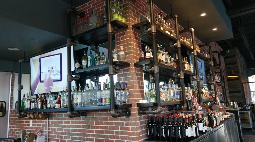 Smokin Fins | restaurant | 7600 Grandview Ave #100, Arvada, CO 80002, USA | 3032285848 OR +1 303-228-5848