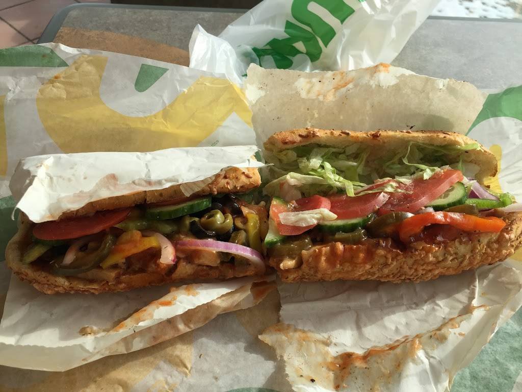 Subway | restaurant | Orion Gate West, 543 Steeles Ave E Unit C-3, Brampton, ON L6W 4S2, Canada | 9054594649 OR +1 905-459-4649