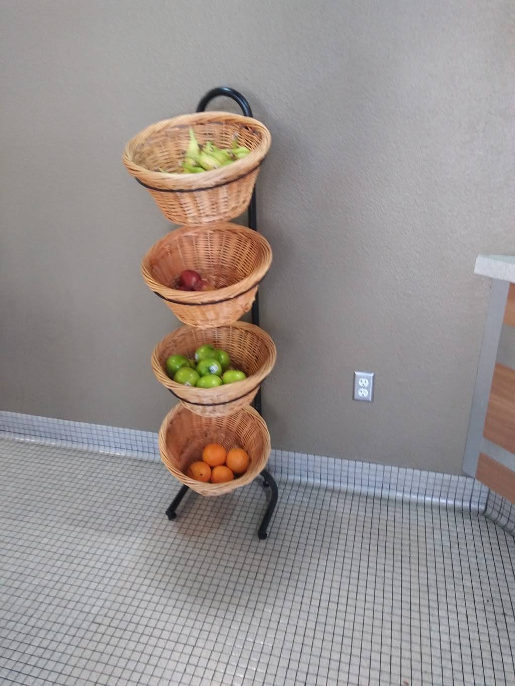 Foodworx | restaurant | 9500 Gilman Dr, La Jolla, CA 92093, USA | 8588220824 OR +1 858-822-0824