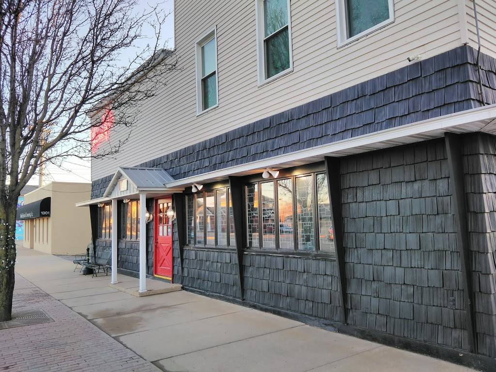 Woodys Steak House | restaurant | 1321 La Salle St, Ottawa, IL 61350, USA | 8154332400 OR +1 815-433-2400