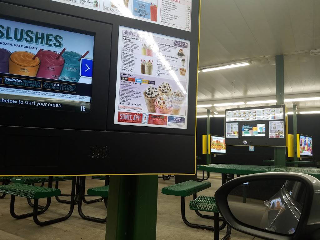 Sonic Drive-In | restaurant | 820 Oak Rd SW, Lawrenceville, GA 30044, USA | 6782925099 OR +1 678-292-5099
