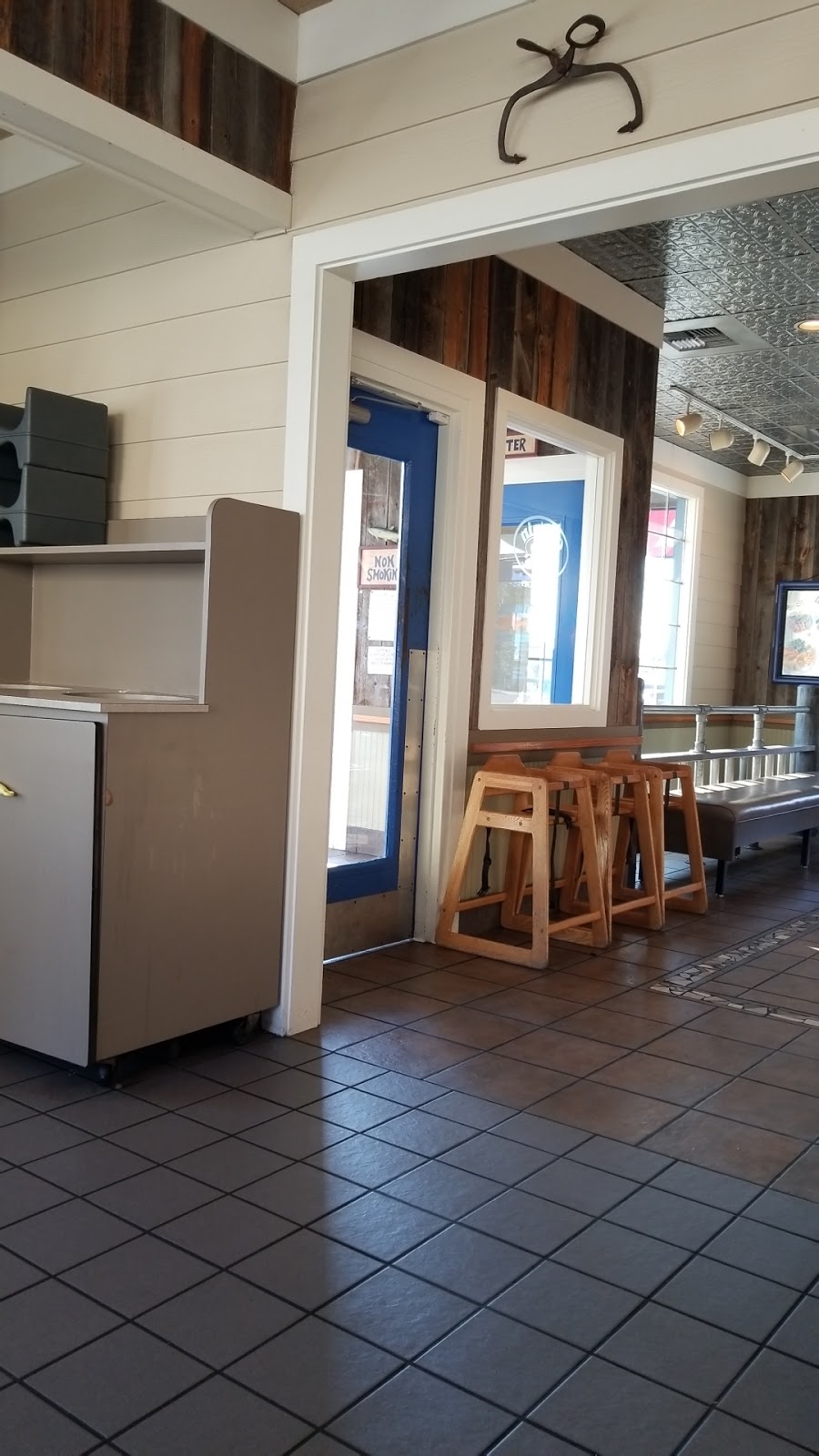 Captain Ds | restaurant | 7690 Moffett Rd, Mobile, AL 36618, USA | 2512986296 OR +1 251-298-6296