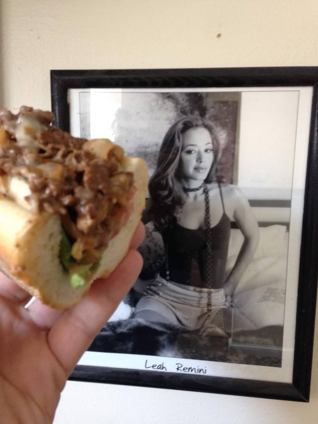 Vincenzos Deli | restaurant | 1626 S 9th St, Philadelphia, PA 19148, USA | 2154636811 OR +1 215-463-6811