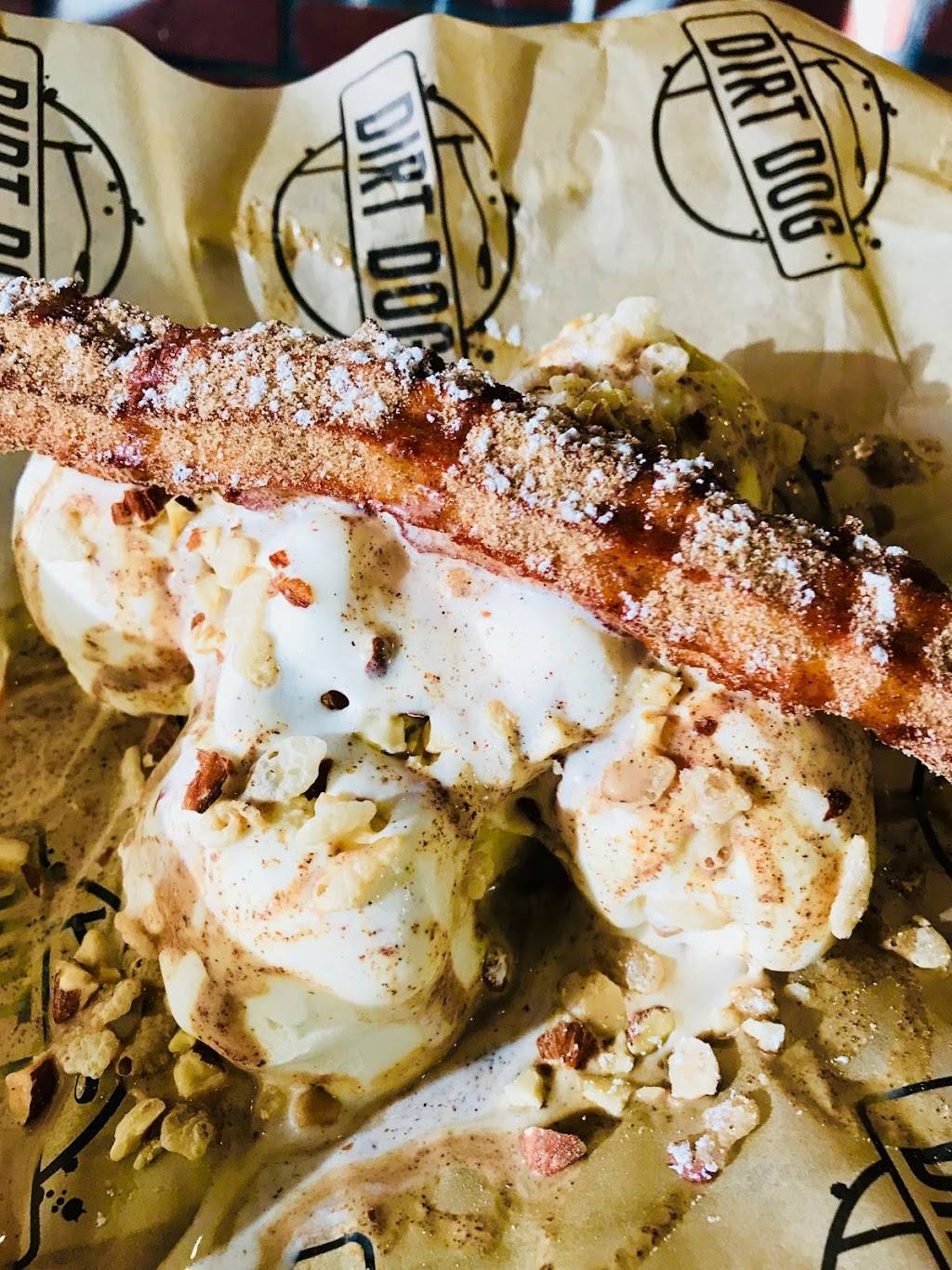 Dirt Dog Pasadena | restaurant | 20 Union St UNIT 160, Pasadena, CA 91103, USA | 6263455306 OR +1 626-345-5306