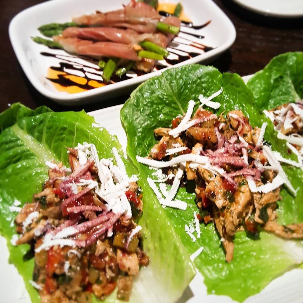 Carrabbas Italian Grill | restaurant | 8702 Vineland Ave, Orlando, FL 32821, USA | 4079380015 OR +1 407-938-0015