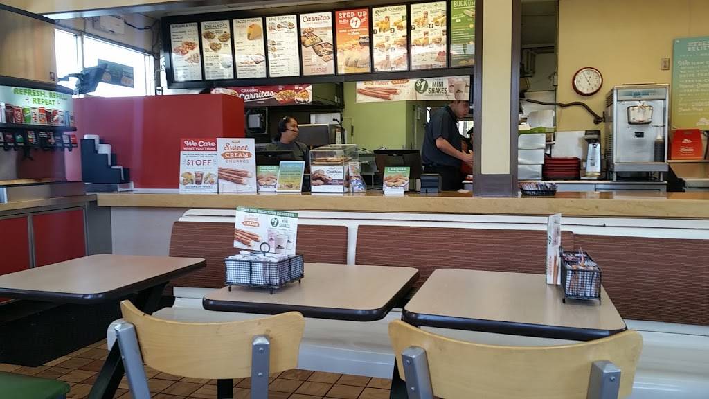 Del Taco | meal takeaway | 2320 E 4th St, Santa Ana, CA 92705, USA | 7148367365 OR +1 714-836-7365