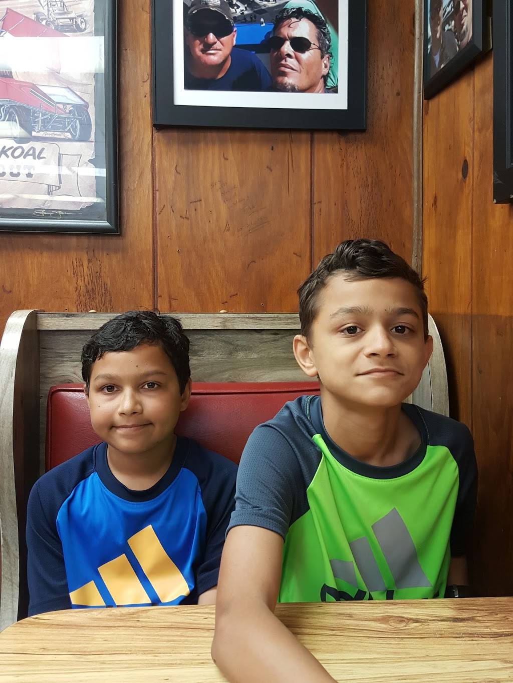 J-Birds | restaurant | 7917 Fairview Rd, Mint Hill, NC 28227, USA | 7045451932 OR +1 704-545-1932