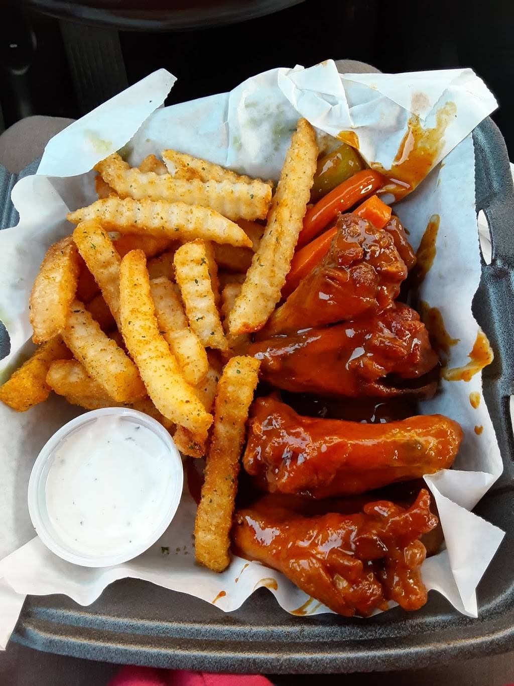 Chings Hot Wings | meal takeaway | 1264 Getwell Rd, Memphis, TN 38111, USA | 9017435545 OR +1 901-743-5545