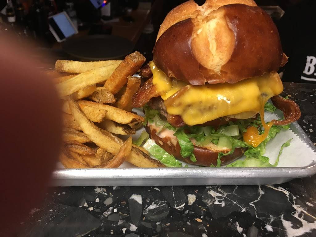 The Ballpark Pub | restaurant | 514 W Pershing Rd, Chicago, IL 60609, USA | 7736754687 OR +1 773-675-4687