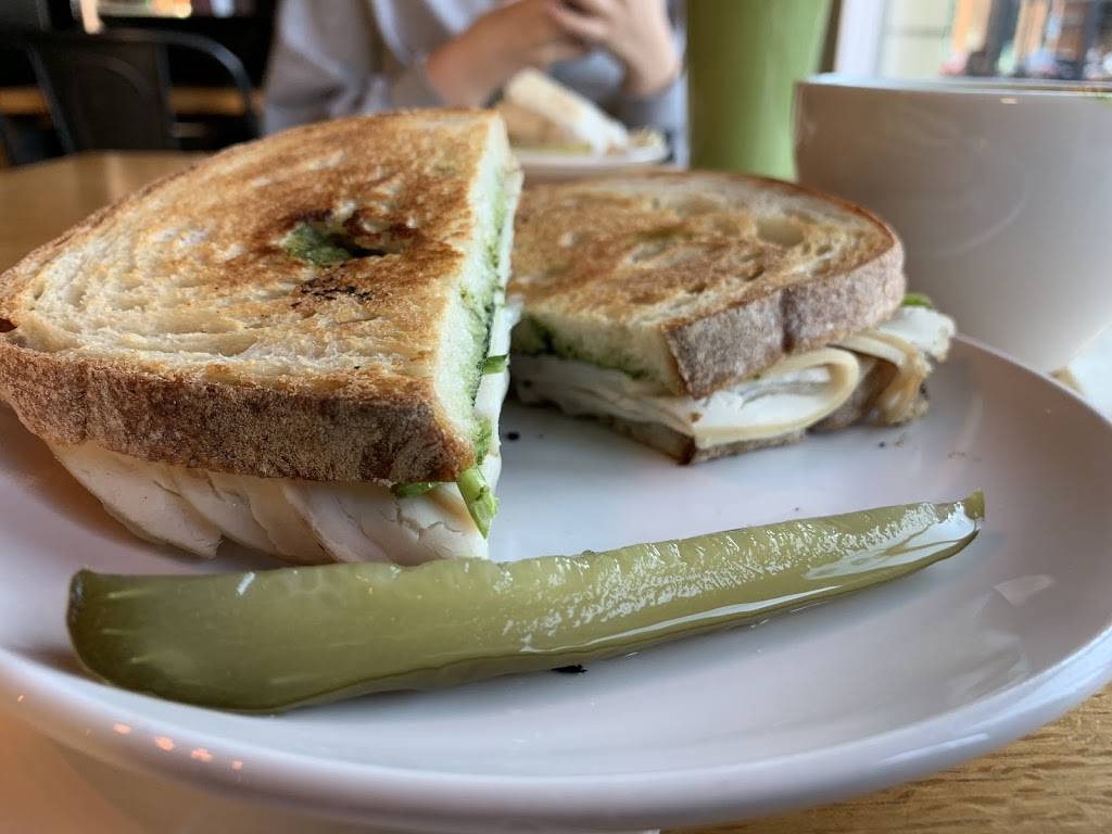 Cascadia Coffee Pub | cafe | 2010 NW Front Ave A, Portland, OR 97209, USA | 9712074202 OR +1 971-207-4202