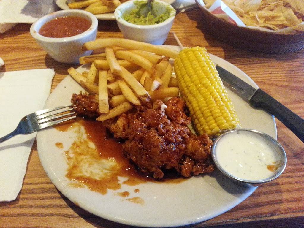 Chilis Grill & Bar | meal takeaway | 15252 Summit Ave, Fontana, CA 92336, USA | 9096467779 OR +1 909-646-7779