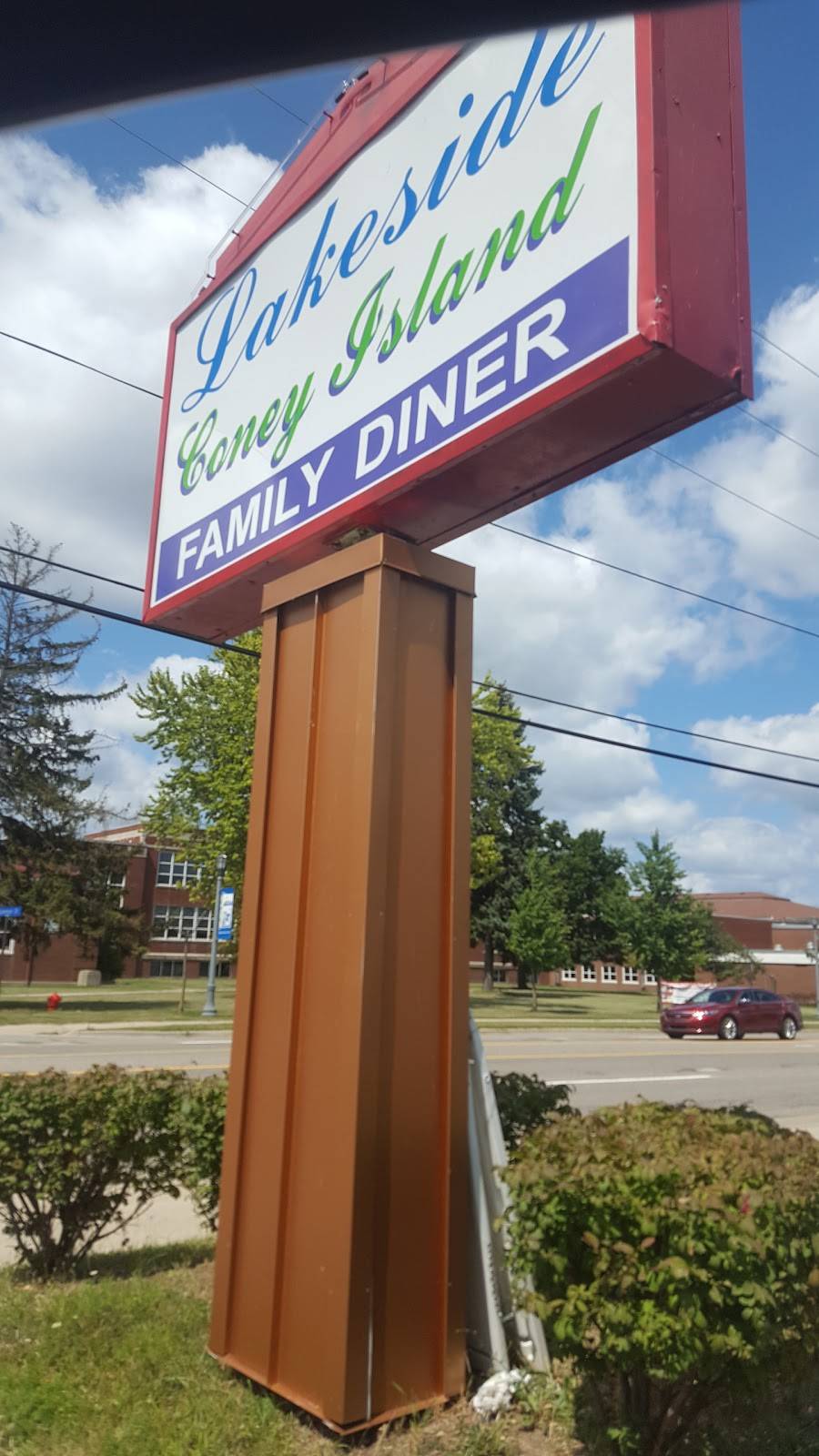 Lakeside Coney Island | restaurant | 602 N Pontiac Trail, Walled Lake, MI 48390, USA | 2488592954 OR +1 248-859-2954