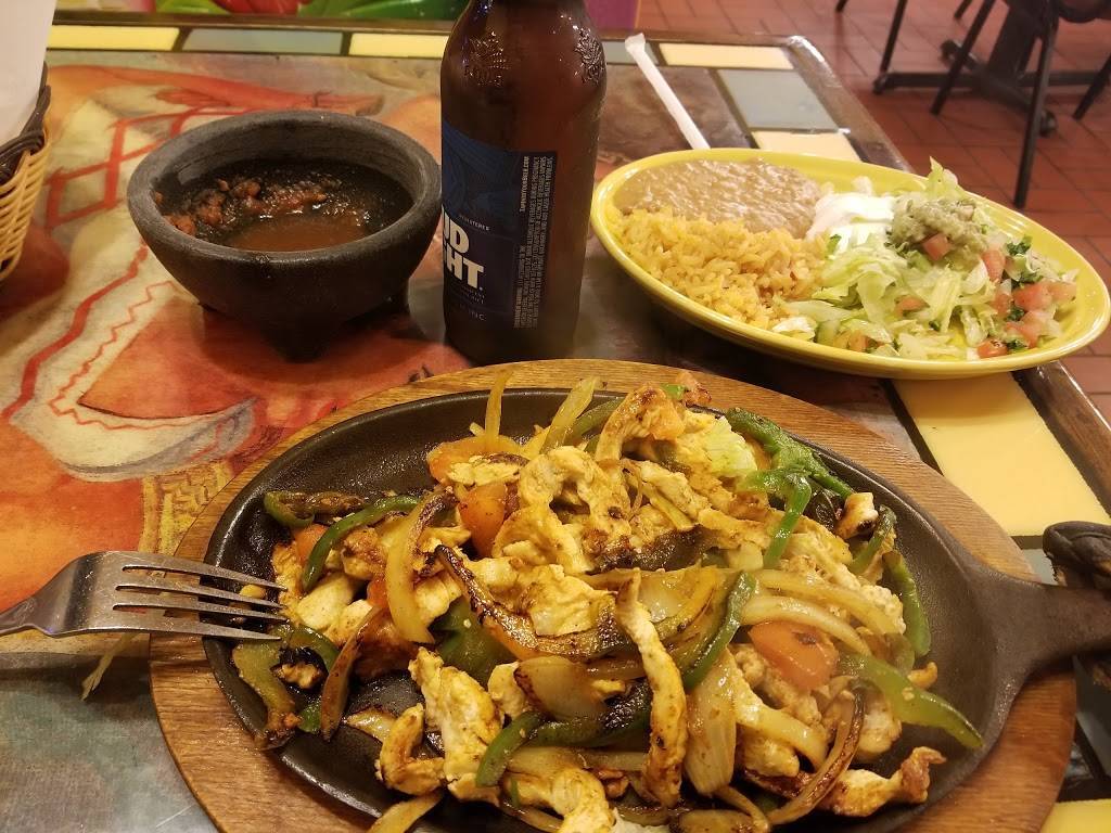 La Hacienda | restaurant | 927 N Rte 49, Casey, IL 62420, USA | 2179322974 OR +1 217-932-2974