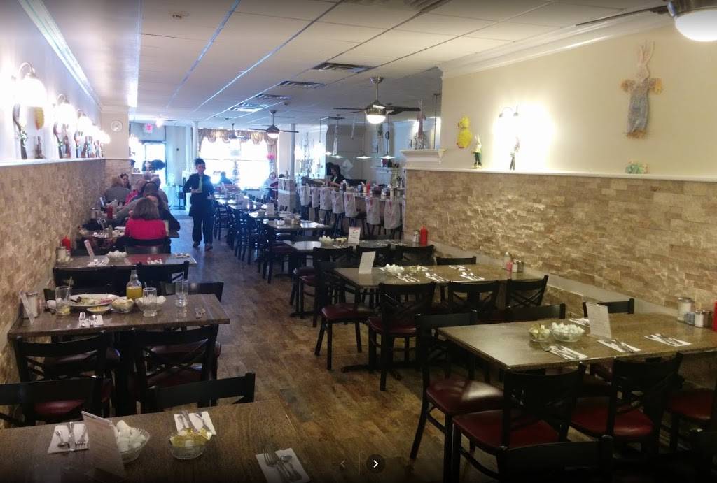 Antonias Family Restaurant | restaurant | 615 S Chester Rd, Swarthmore, PA 19081, USA | 6105431271 OR +1 610-543-1271