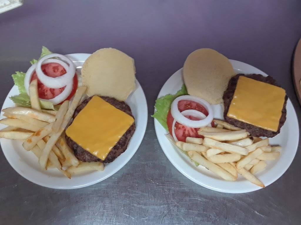 Mama Fatcakes | restaurant | 7239 State Hwy 14, Sparta, MO 65753, USA | 4176342227 OR +1 417-634-2227