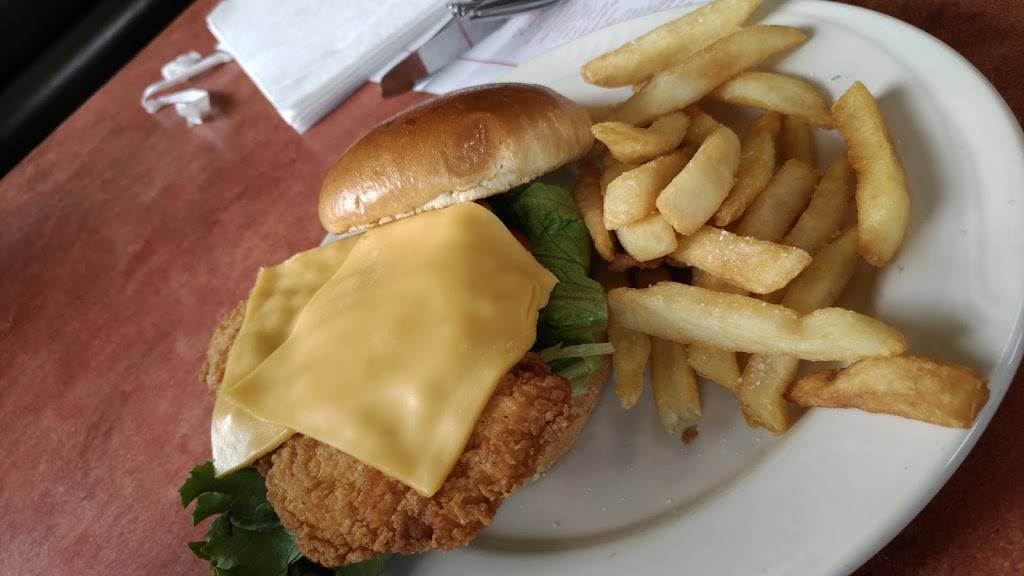 Friendlys | restaurant | 180 Ferry Rd, Old Bridge, NJ 08857, USA | 7323609909 OR +1 732-360-9909