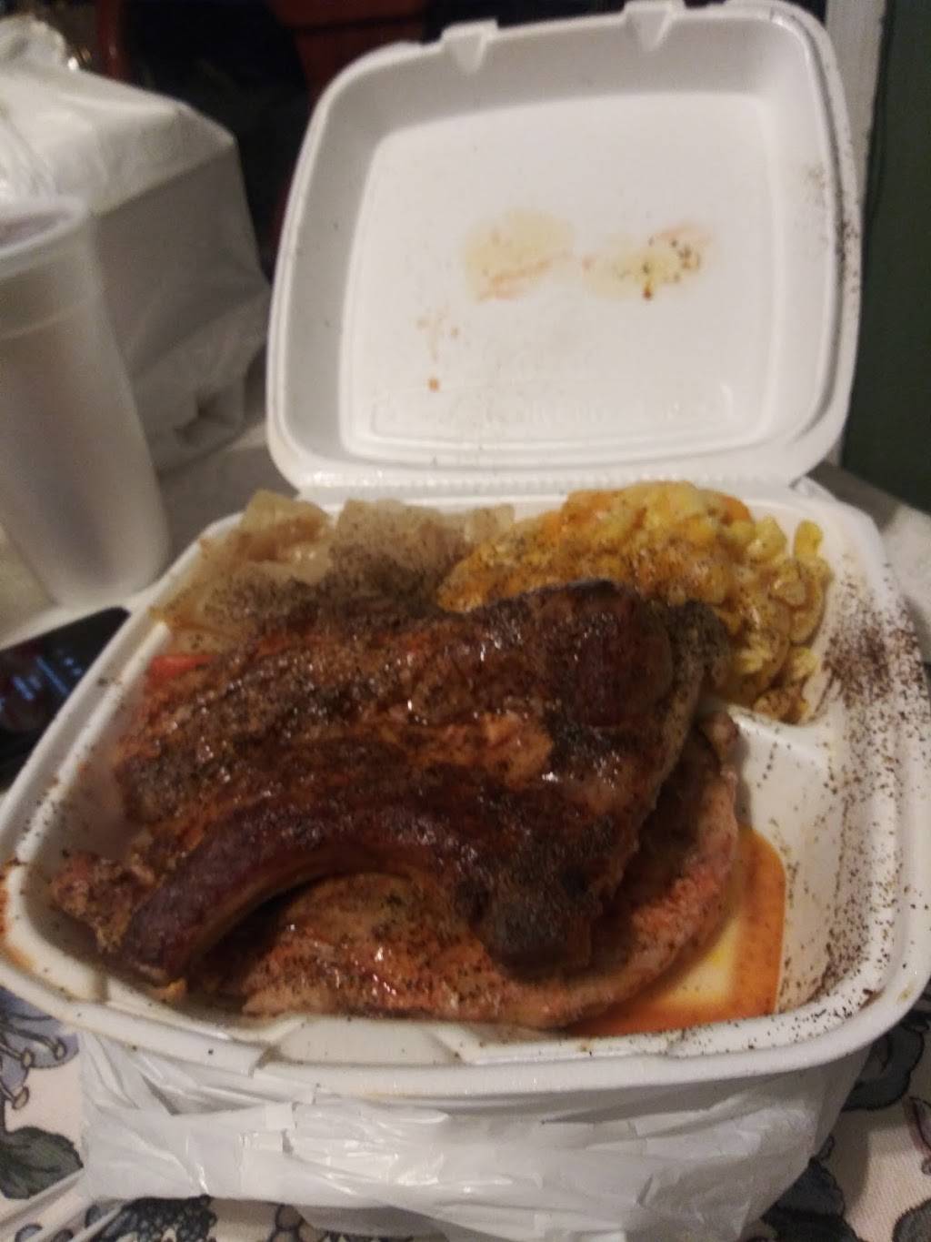 Wings Town | restaurant | 2340 E Monument St, Baltimore, MD 21205, USA | 4105580484 OR +1 410-558-0484