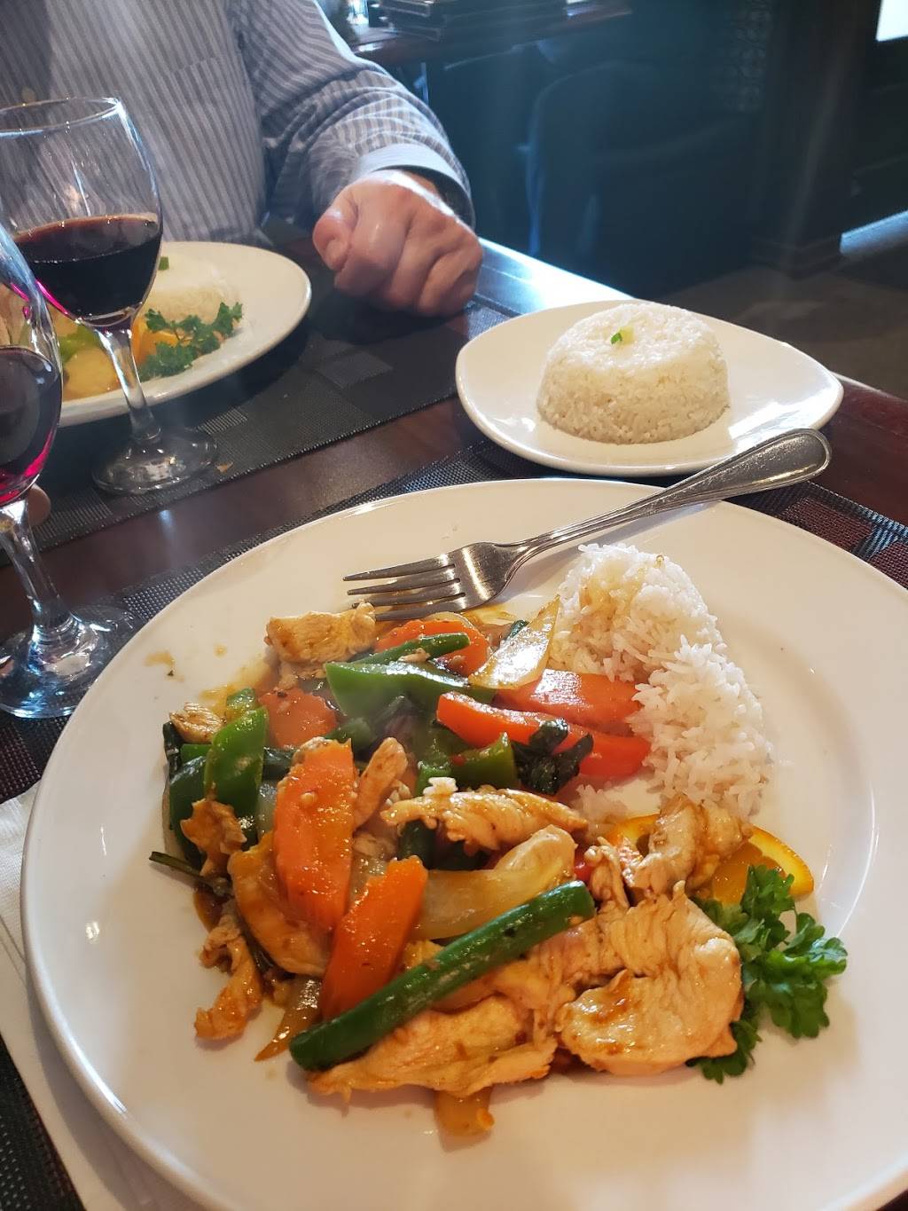 Restaurant Souvenir DAngkor | restaurant | 117 Rue Valmont, Repentigny, QC J5Y 1S7, Canada | 4506579132 OR +1 450-657-9132