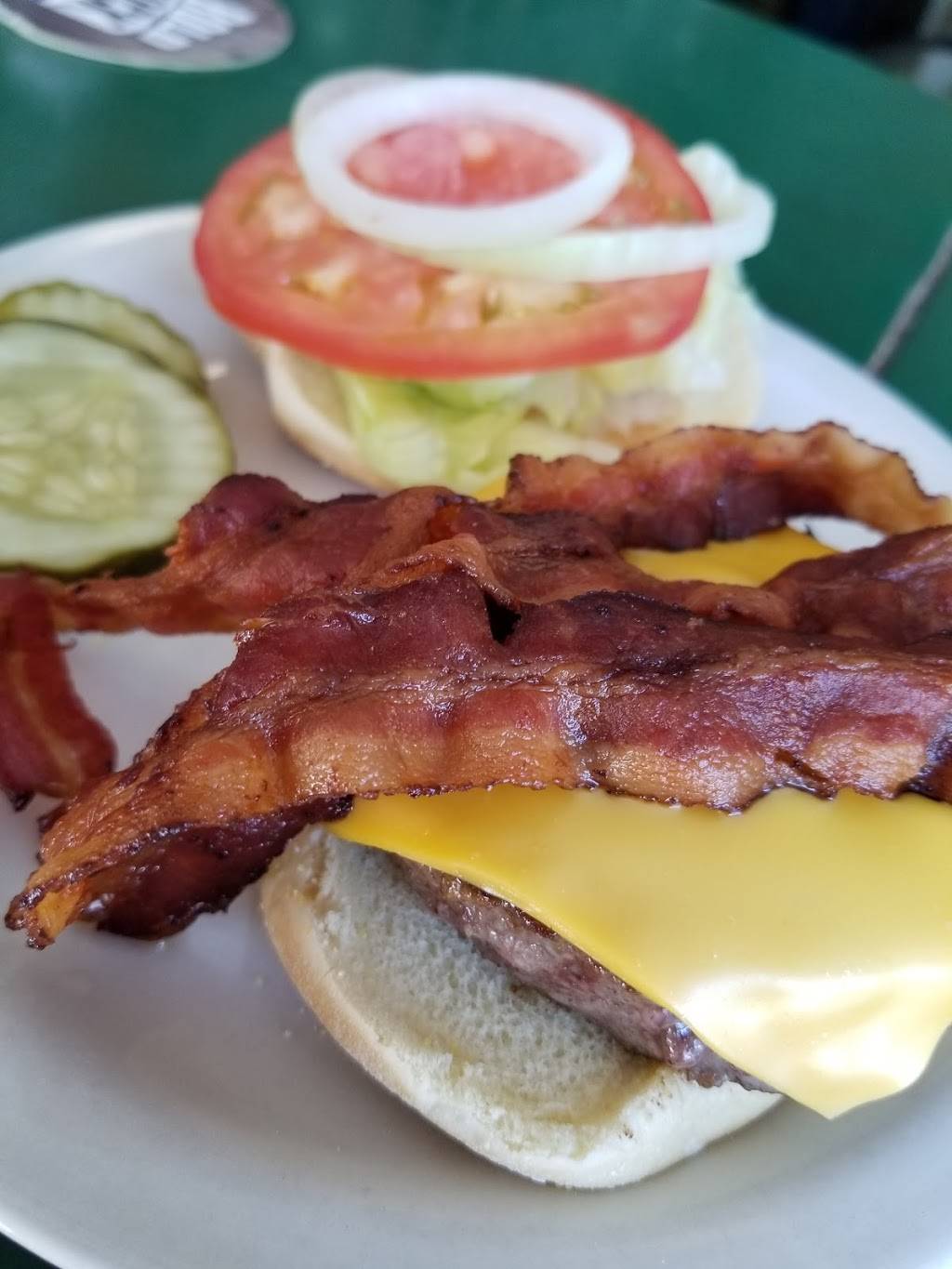 Cavalier Store | restaurant | 2920 Rivermont Ave, Lynchburg, VA 24503, USA | 4348453837 OR +1 434-845-3837