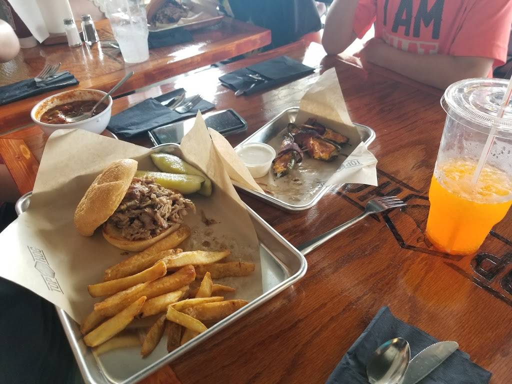 Top Hog | restaurant | 14128 W Newberry Rd suite 10, Newberry, FL 32669, USA | 3523316035 OR +1 352-331-6035