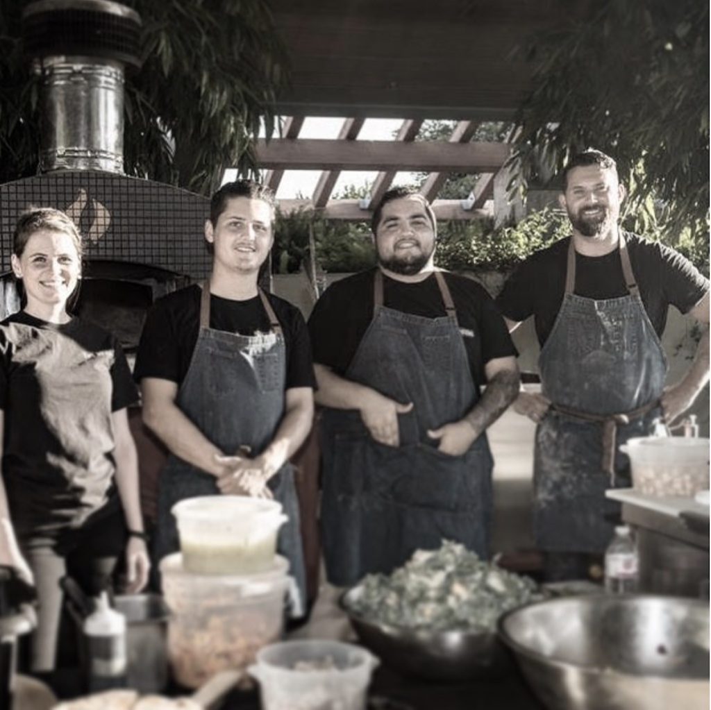 Two Doughs Pizza Co. | restaurant | 28860 Roadside Dr, Agoura Hills, CA 91301, USA | 8188511052 OR +1 818-851-1052