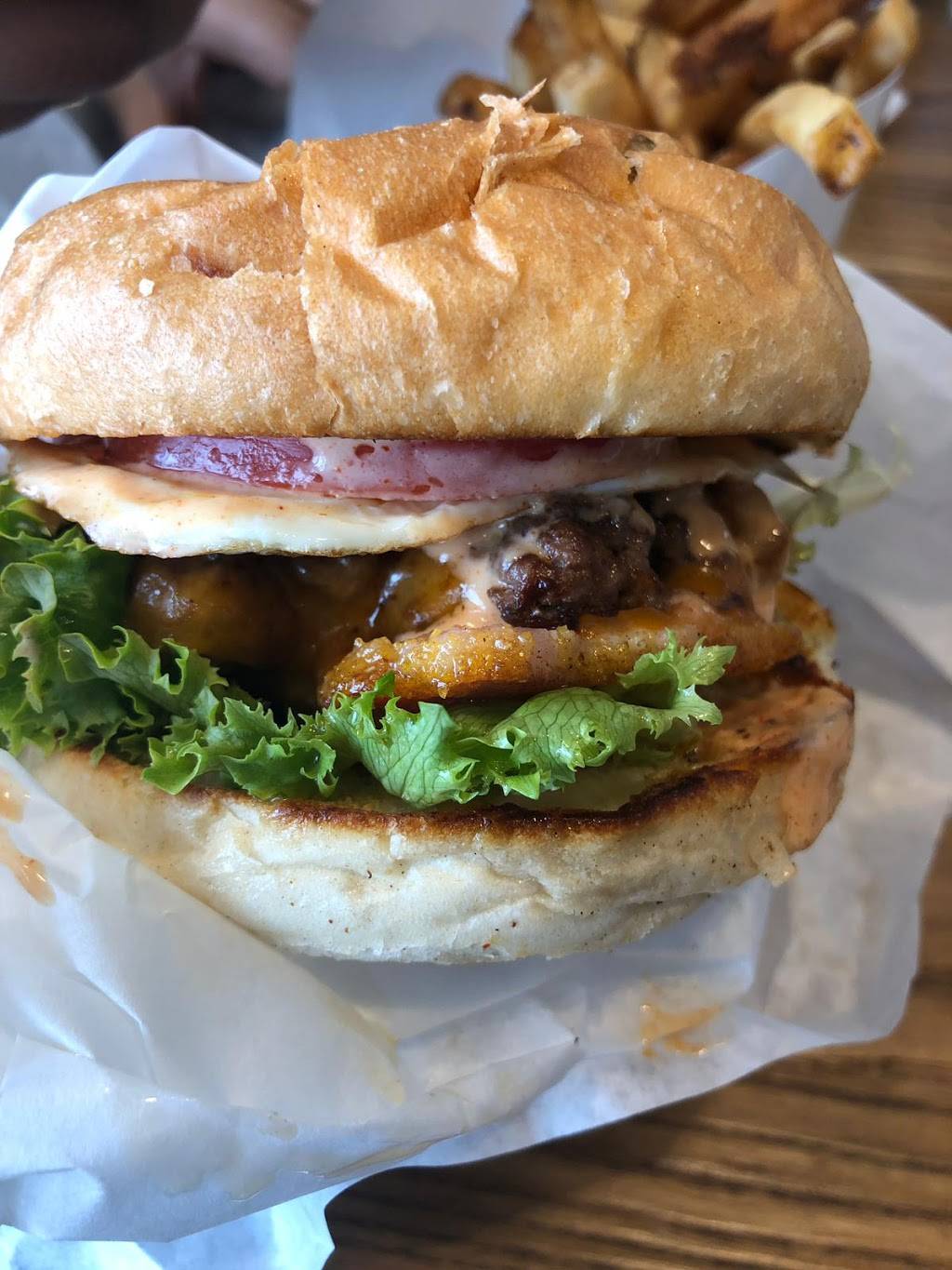 McCoy Burger Company | restaurant | 5 Rossland Rd E #104, Ajax, ON L1Z 0K4, Canada | 9056832812 OR +1 905-683-2812