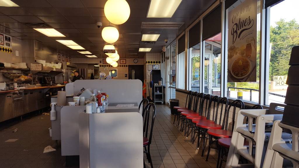 Waffle House | meal takeaway | 10690 Covington Bypass Rd, Covington, GA 30014, USA | 7707846008 OR +1 770-784-6008