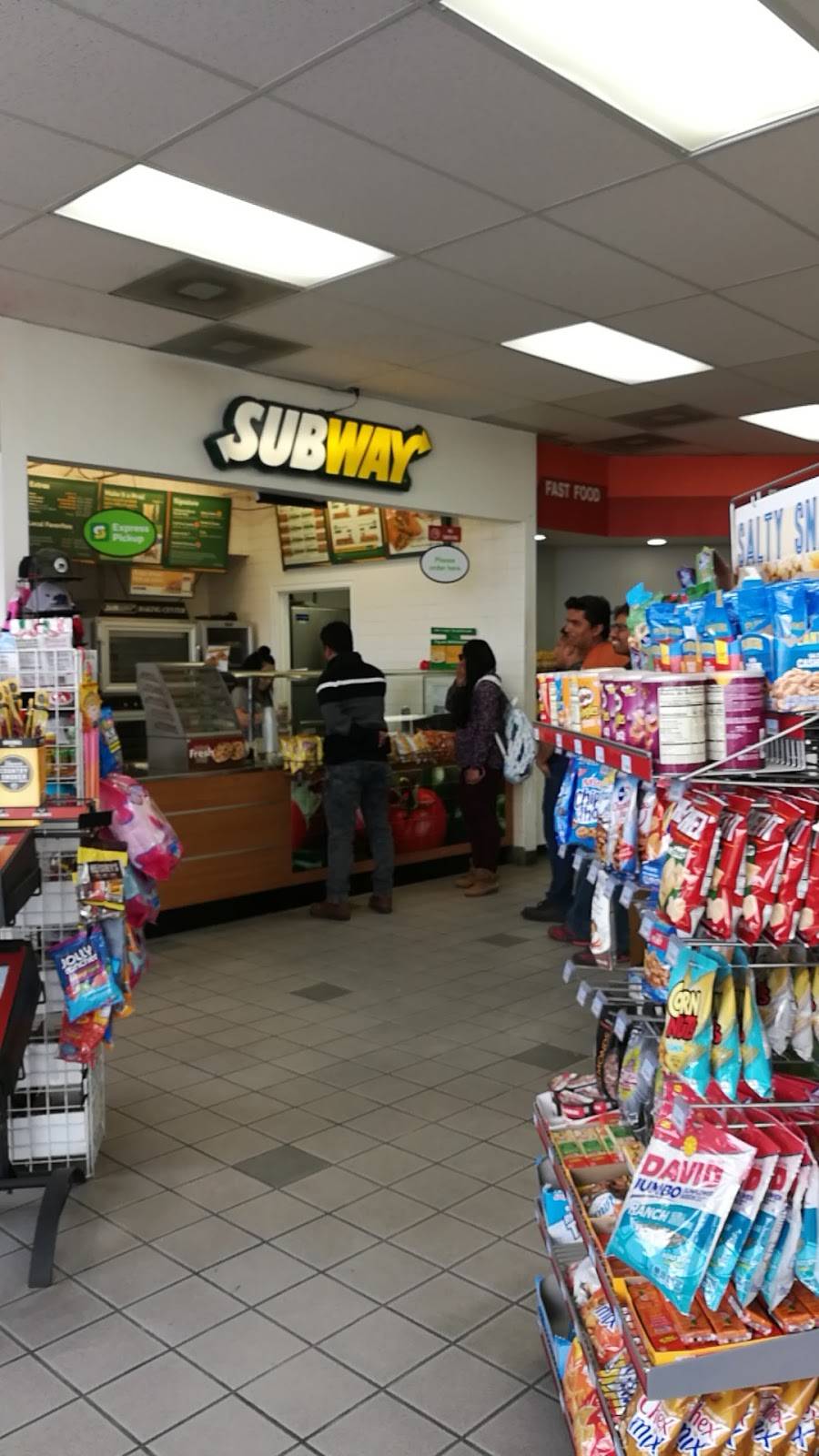 Subway | restaurant | 4095 N Golden State Blvd, Fresno, CA 93722, USA | 5592741699 OR +1 559-274-1699