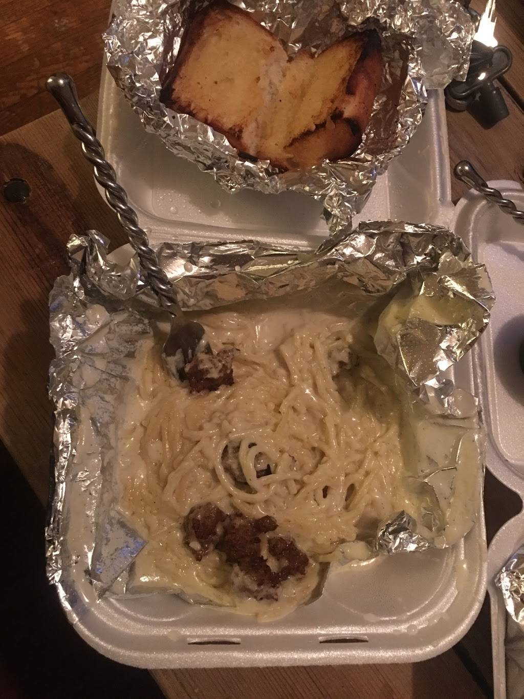 Doughballs Pizza Palace | restaurant | 40 W New York St, Aurora, IL 60506, USA | 6308445205 OR +1 630-844-5205