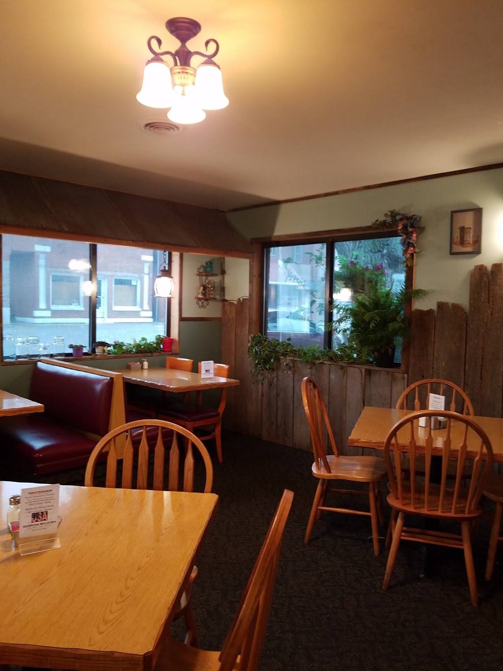 The Rustic Garden, LLC | restaurant | N Main St, Bland, MO 65014, USA | 5736463185 OR +1 573-646-3185