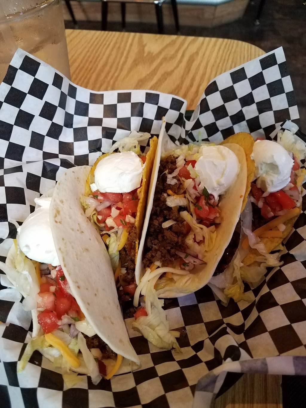 Back Burner Bar & Grill | restaurant | 870 4th Ave, Coraopolis, PA 15108, USA | 4123757755 OR +1 412-375-7755