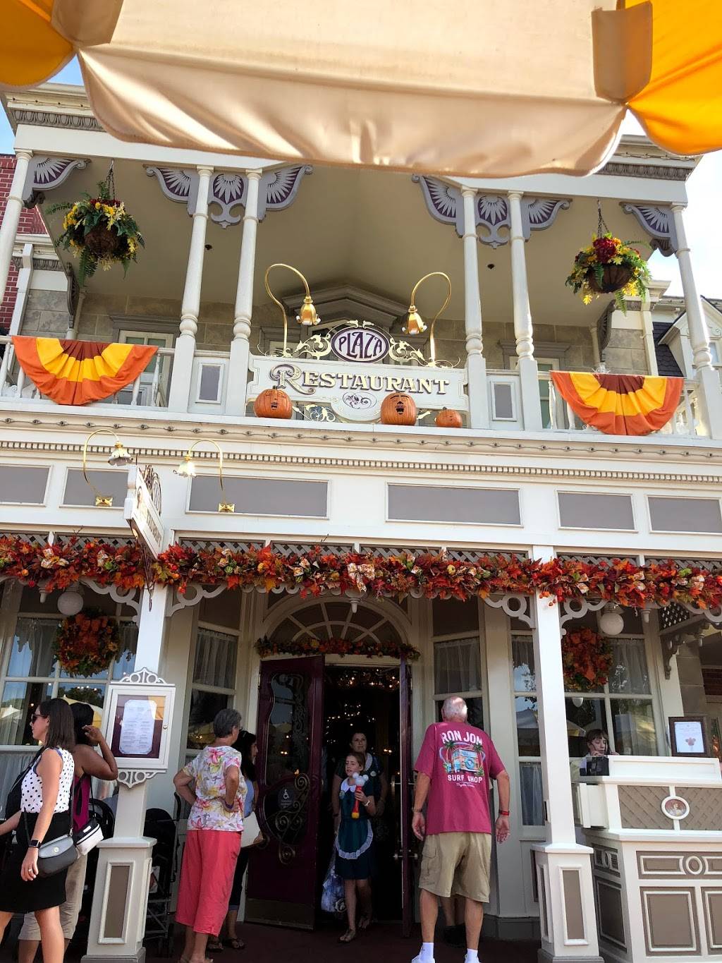 The Plaza Restaurant | restaurant | 4600 N World Dr., Orlando, FL 32830, USA | 4079393463 OR +1 407-939-3463