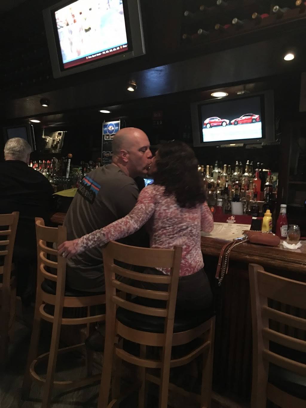 Razorbacks Raw Bar & Grill | restaurant | 826 Dulaney Valley Rd, Towson, MD 21204, USA | 4108219550 OR +1 410-821-9550