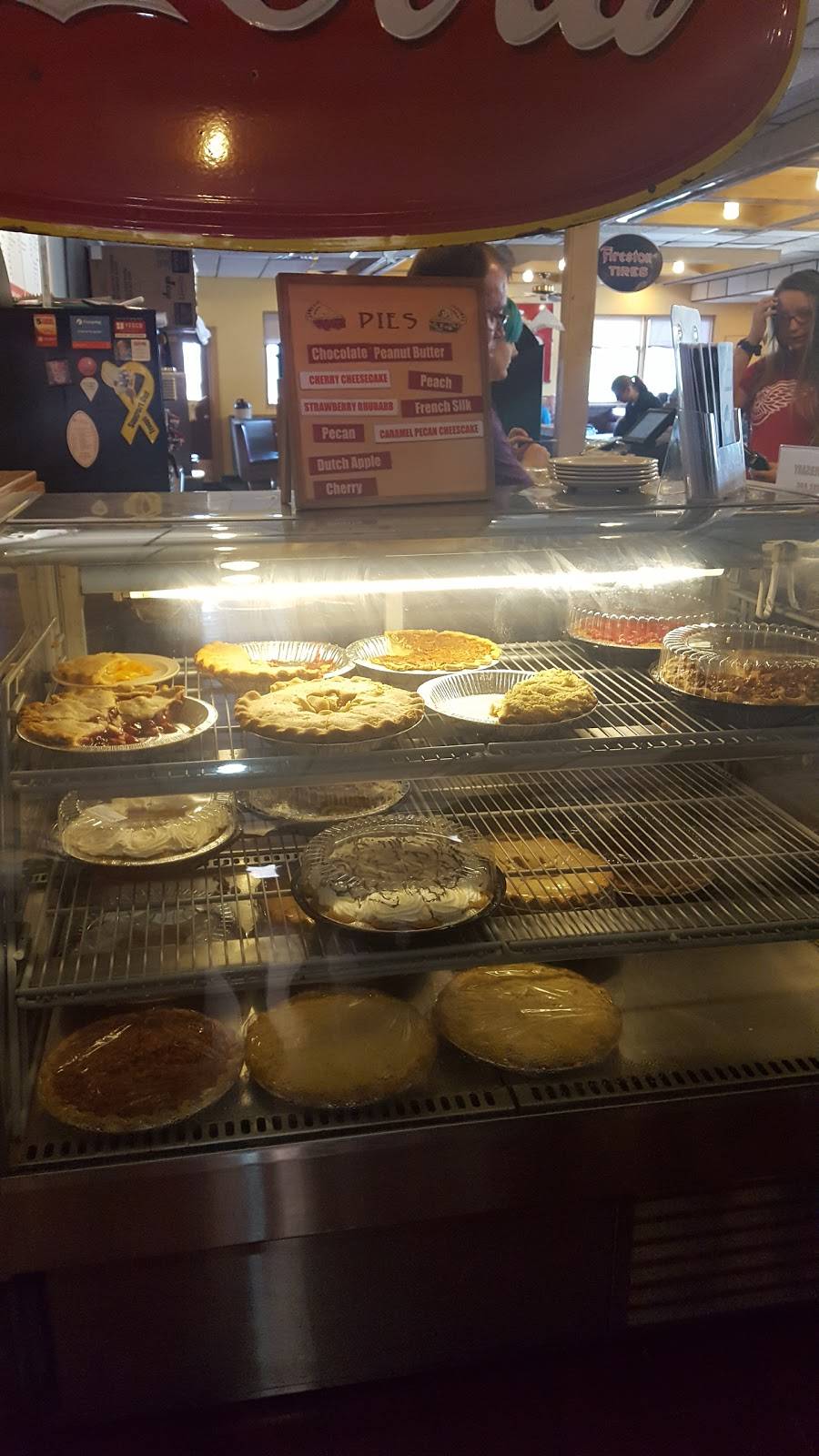 Hi-Way Diner | restaurant | 2105 NE-2, Lincoln, NE 68502, USA | 4024236066 OR +1 402-423-6066