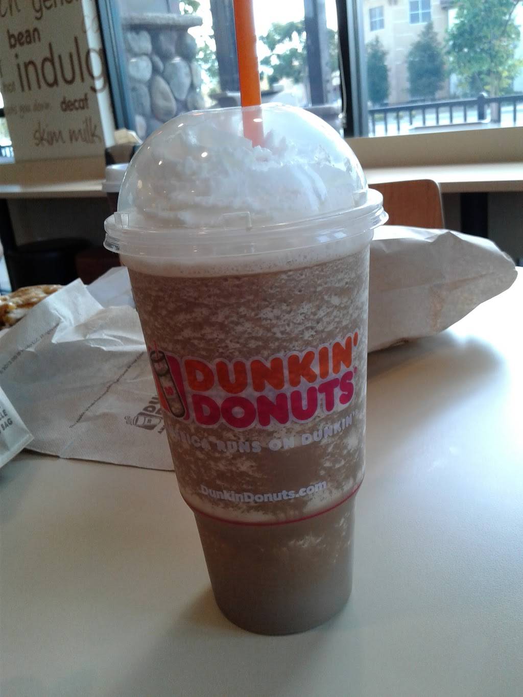 Dunkin | cafe | 27125 Sierra Hwy, Santa Clarita, CA 91351, USA | 6614249980 OR +1 661-424-9980