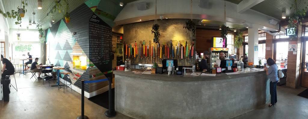 Axelrad Beer Garden | restaurant | 1517 Alabama St, Houston, TX 77004, USA | 7135978800 OR +1 713-597-8800