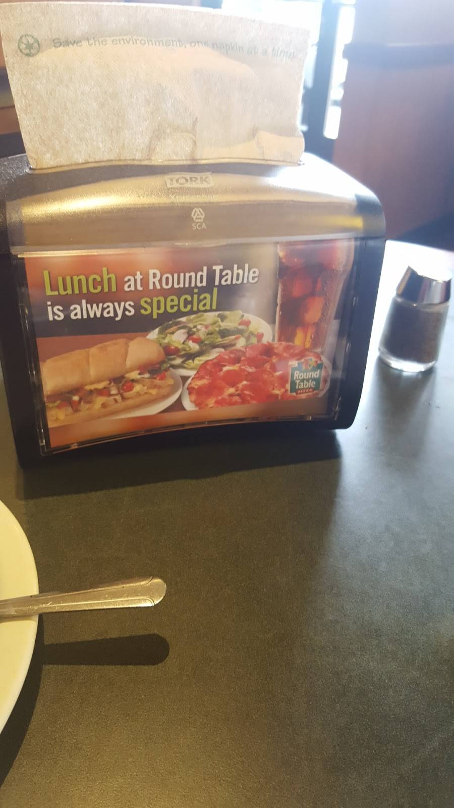 Round Table Pizza | meal delivery | 2120 Daniels St, Manteca, CA 95337, USA | 2098247500 OR +1 209-824-7500