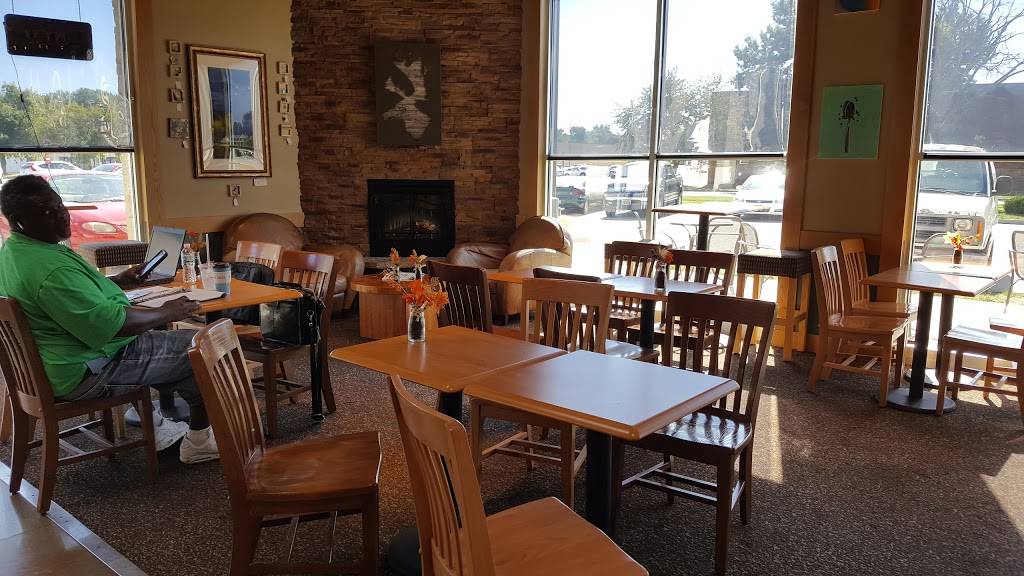 Caribou Coffee | cafe | 1025 Outer Park Dr, Springfield, IL 62704, USA | 2177261025 OR +1 217-726-1025