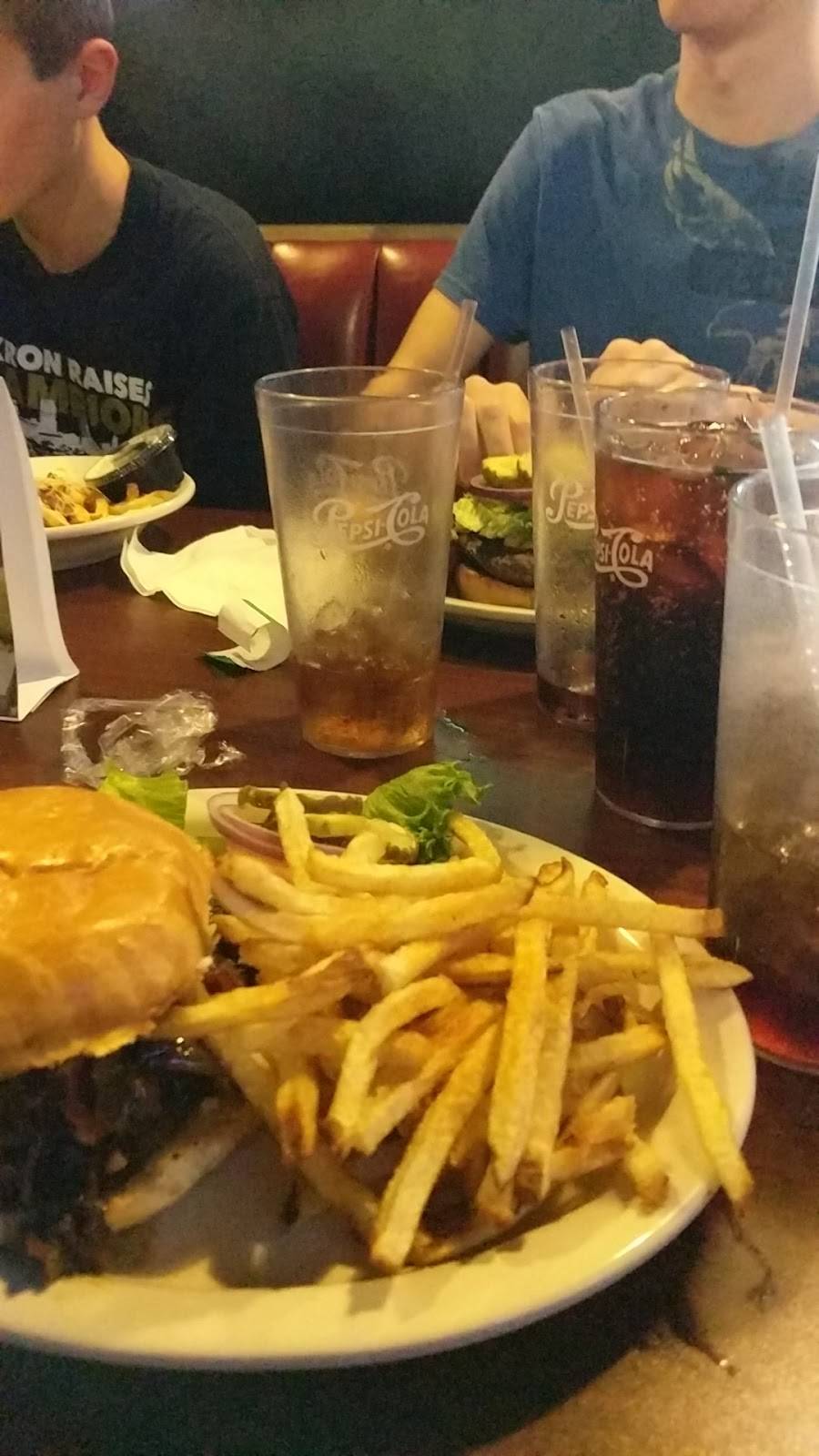 Wing Warehouse Sports Bar Stow | restaurant | 4050 Fishcreek Rd, Stow, OH 44224, USA | 3306866509 OR +1 330-686-6509