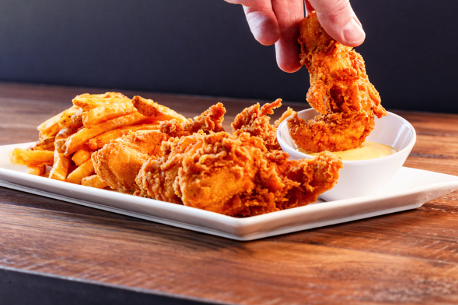 R Bar and Restaurant | restaurant | 3010 Collins Ave, Miami Beach, FL 33140, USA | 3058513016 OR +1 305-851-3016