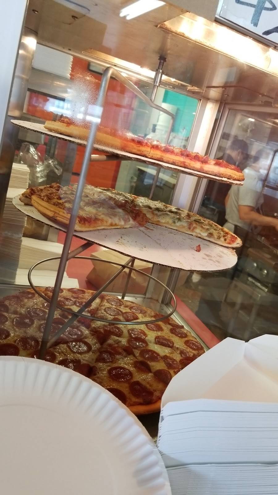 Naples Pizza | restaurant | 4601 S Ashland Ave, Chicago, IL 60609, USA | 7733767640 OR +1 773-376-7640