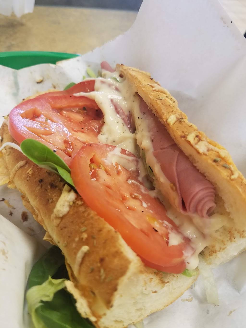 Subway | meal takeaway | 449 E 7th St, St Paul, MN 55101, USA | 6512251817 OR +1 651-225-1817