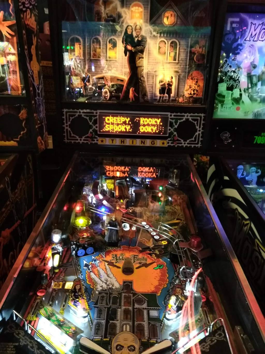 Pinballz | restaurant | 13729 US-183, Austin, TX 78750, USA | 5125378737 OR +1 512-537-8737