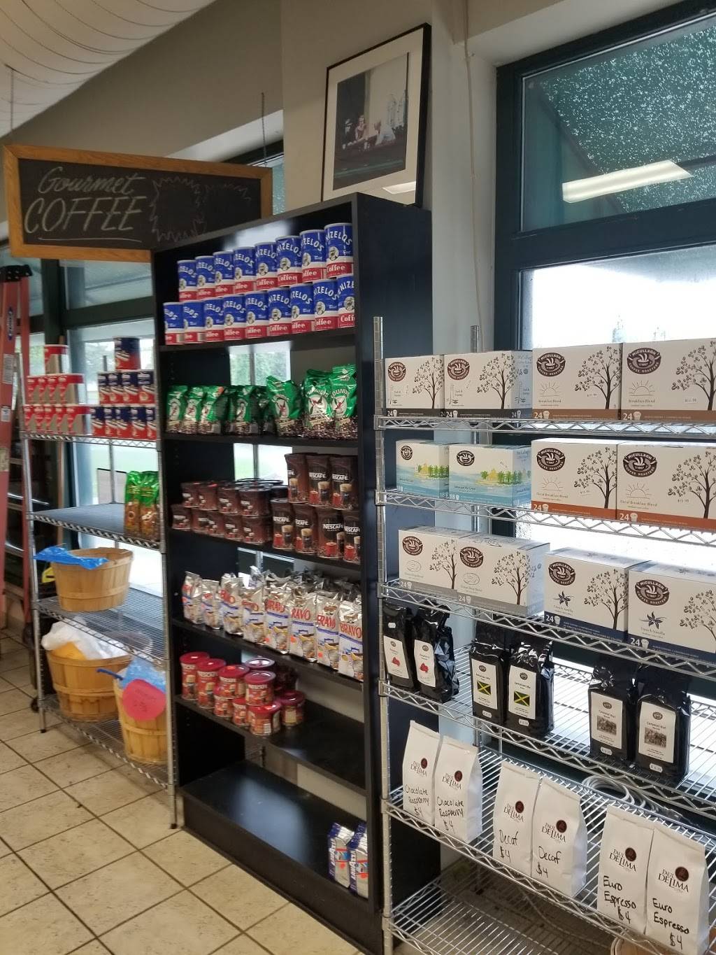 Helenas Mediterranean Cafe and Deli | restaurant | 2100 Park St, Syracuse, NY 13208, USA | 3154221358 OR +1 315-422-1358