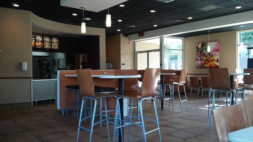 Taco Bell | meal takeaway | 3855 Dodge St, Omaha, NE 68131, USA | 4025518683 OR +1 402-551-8683